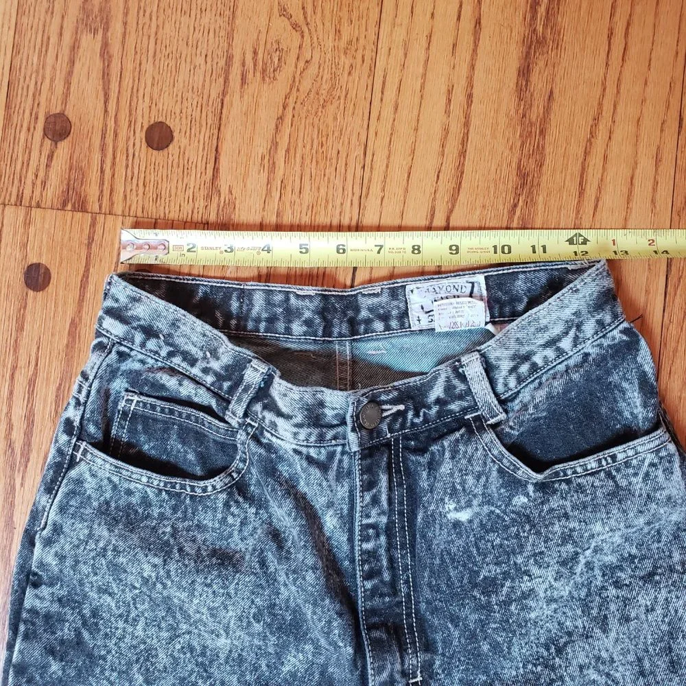 Sergio Valente Vintage 80s Acid Wash Mom Jeans Ankle Zip Tapered